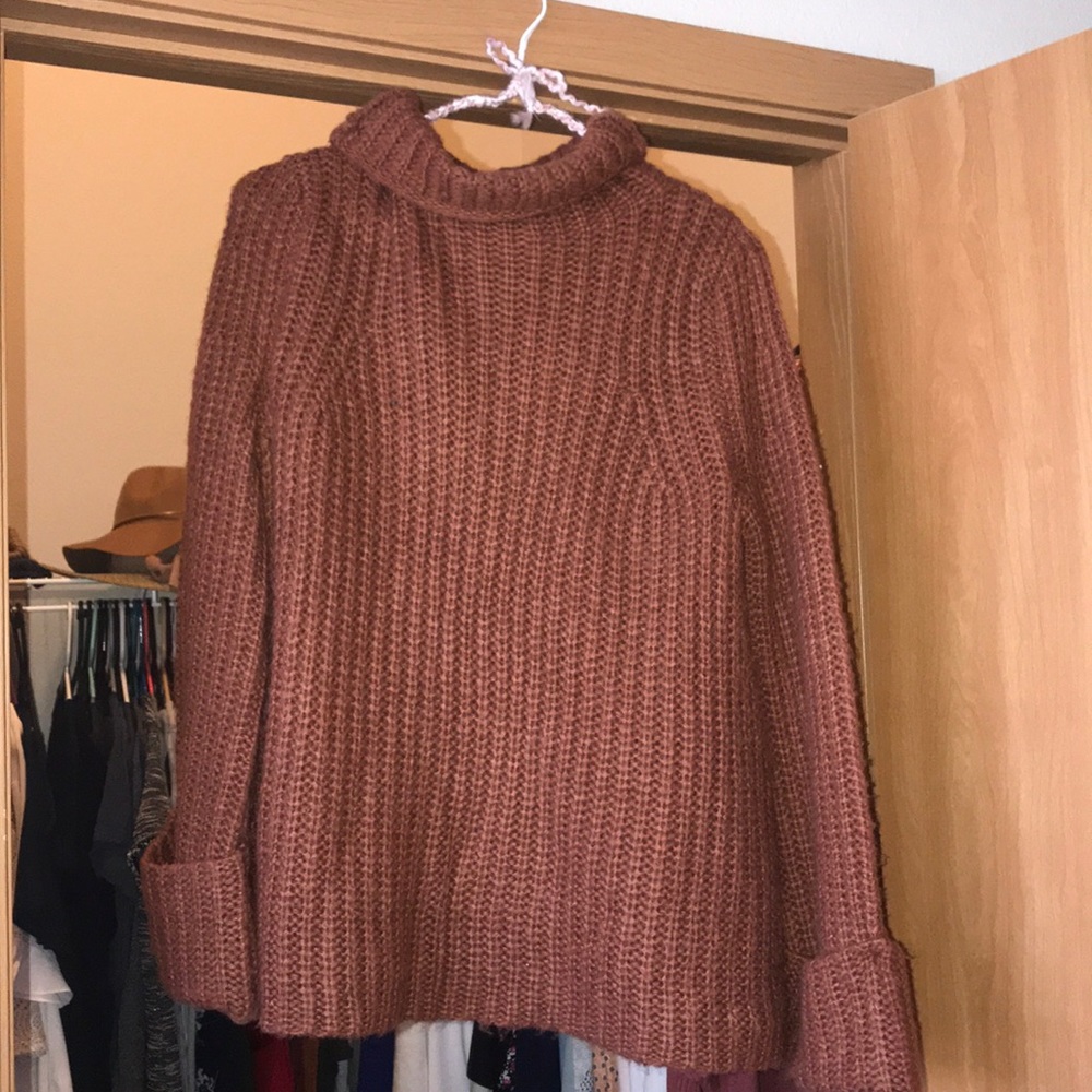 Women’s chunky turtle neck sweater